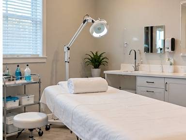 Clinic treatment room cleaning